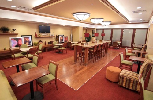 Coliseum Central Hotel | Hampton Inn Hampton-Newport News