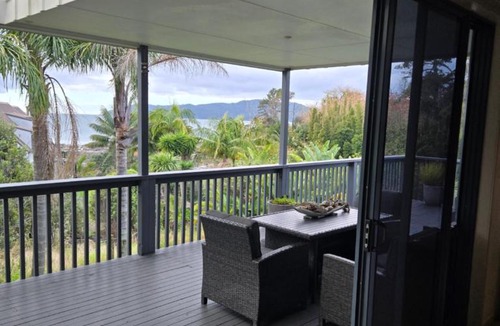 Cable Bay House | Harrisons Retreat Premium Stay