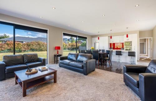 Lake Hawea House | Hawea Horizon - Lake Hawea Holiday Home