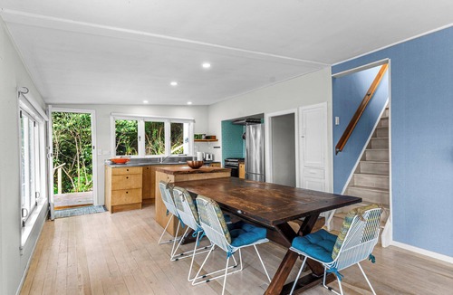 Snells Beach House | Herons Hideaway - Snells Beach Holiday Home