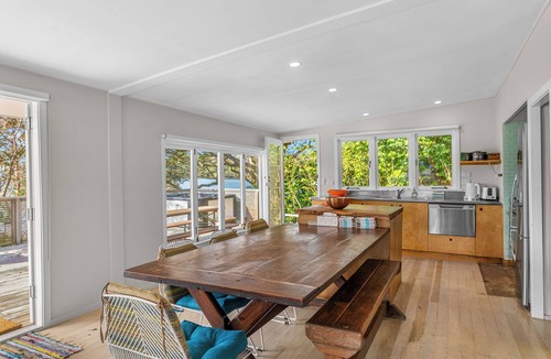 Snells Beach House | Herons Hideaway - Snells Beach Holiday Home