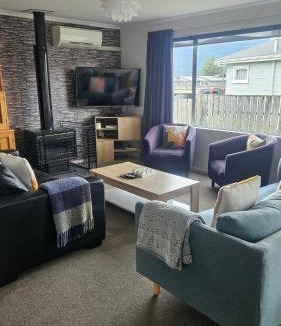 Te Anau House | Herron's Cottage