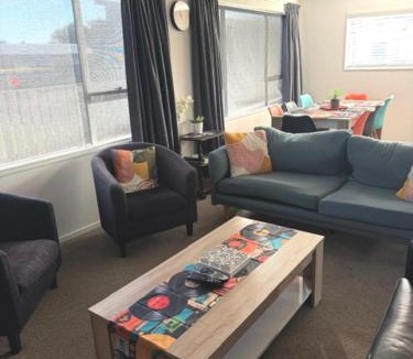 Te Anau House | Herron's Cottage