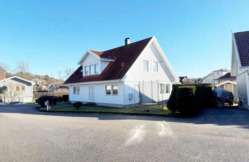 Grebbestad House | High standard villa in historic Grebbestad | SE09051