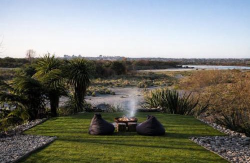 Hokitika Apartment | Hightide River Escape -with Outdoor Bath