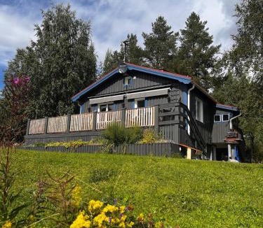 Sarna House | Hildas Hus with river view and spa