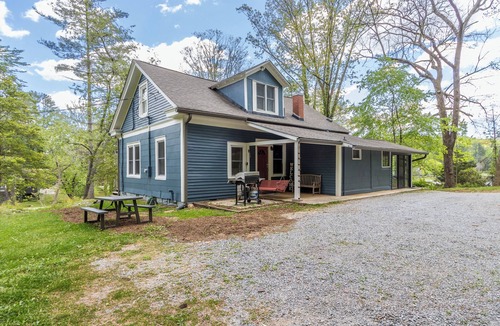 Brevard House | Hilltop Haven - Walkable to Downtown!