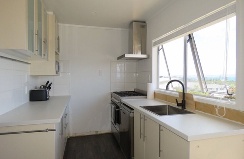 Merita House | HIlltop View