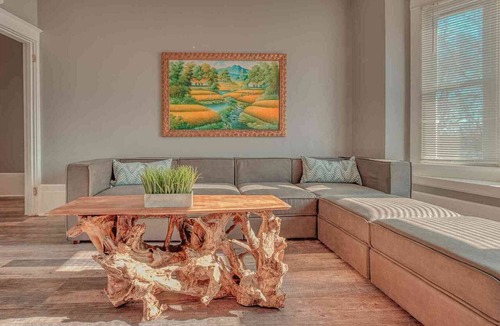 Harrisburg Apartment | Historic Riverfront Tropical Gem w/River Views