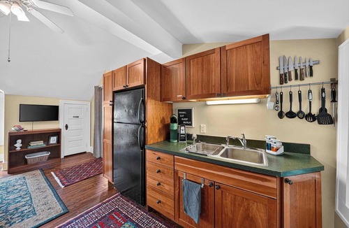 West Washington Apartment | Historic Studebaker Carriage House- Upper Level