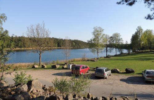 Lonsboda Hostel | Hjärtasjöstugor