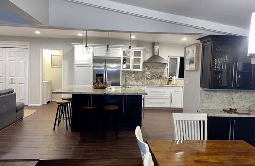 Wainaku House | Honoli'i Oceanfront Hale