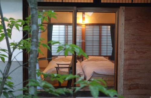 Hida Takayama Onsen House | Hostel Fish in a River