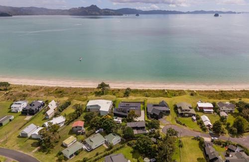 Cooks Beach House | Hosts on the Coast Beach Access Retreat -Cooks Beach