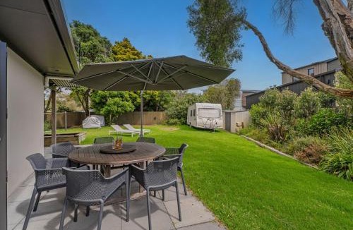 Cooks Beach House | Hosts on the Coast Beach Access Retreat -Cooks Beach