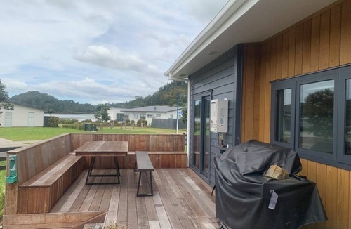 Cooks Beach House | Hosts on the Coast Admirals Gold