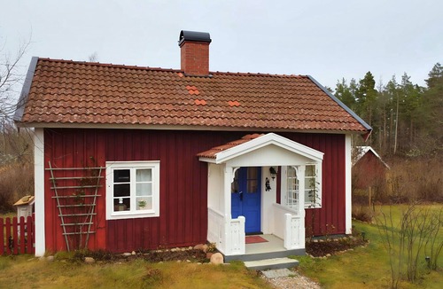Berga House | Hus Boholt - Charming Swedish house for 2 persons with fireplace