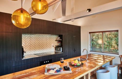 Riverhead Villa | HUs - Boutique Venue & Accommodation
