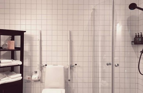 Gislov Hotel | Idala Gard