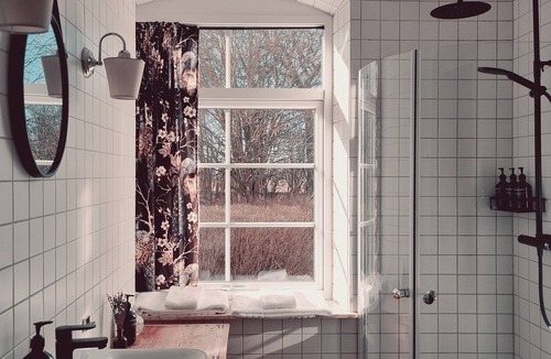 Gislov Hotel | Idala Gard