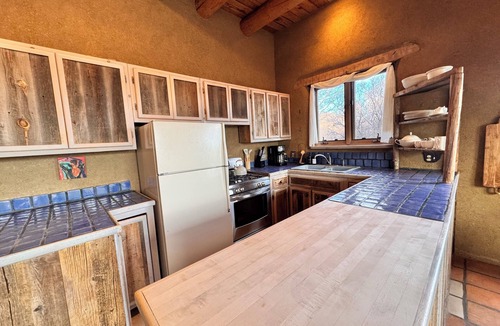Taos House | Idyllic Adobe, Mountain Views, Hot Tub & Fire Pit