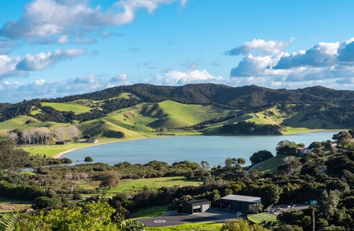 Russell House | JACKS BACH romantic getaway!