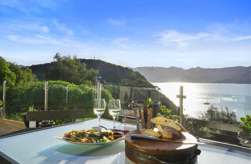 Diamond Harbour House | Kaioruru View - Diamond Harbour Holiday Home