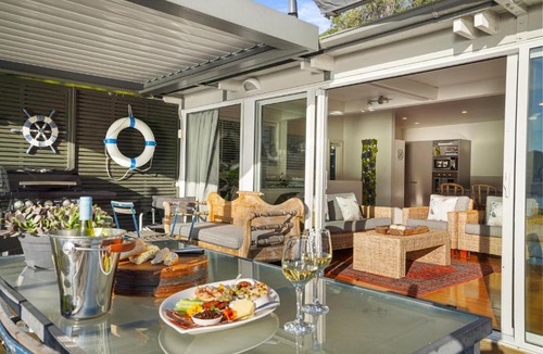 Diamond Harbour House | Kaioruru View - Diamond Harbour Holiday Home