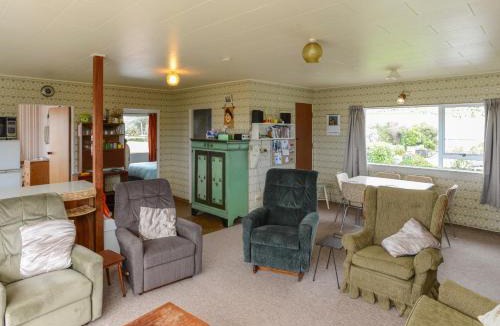 Waimarama House | Karoola - Waimarama Bach