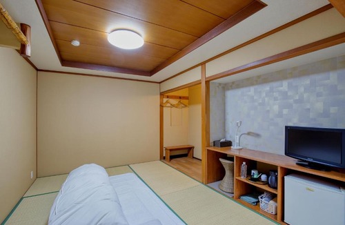 Tsubata Hotel | Katsuzakikan