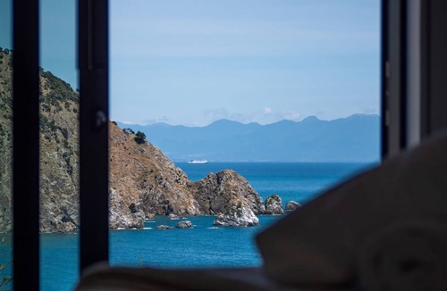 Cable Bay House | Kauri Cottage Pepin Island