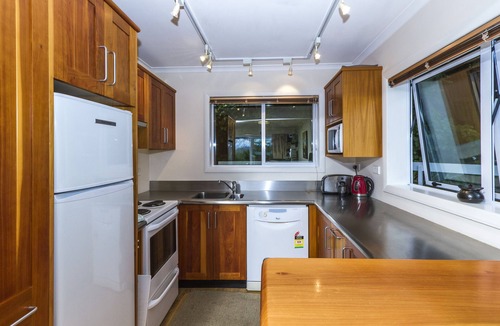Stepneyville Apartment | Kimberley Two - Nelson Waterfront Apartment - Free Cancellation Available Here!