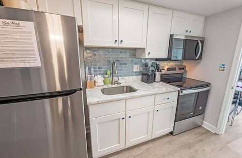Crescent Beach Condo | King 1 BR Bay Watch,Nice Direct Ocean Front, Pools