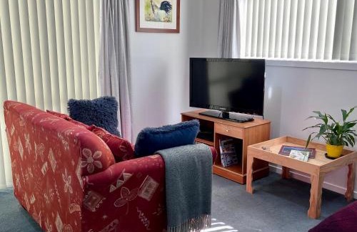 Titirangi Bed & Breakfast | Kitchen Garden Studio Spa - Bed and Breakfast