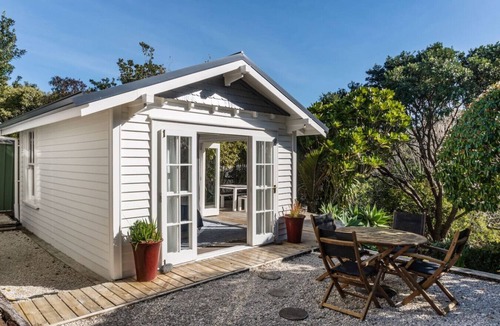 Raglan Cottage | Kowhai Cottage & Studio Character Cottage