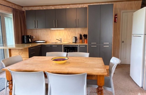 One Tree Point House | Laid-Back Kiwi Bach Steps from the Beach