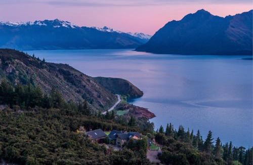 Queenstown Lakes District Villa | Lake Hawea View