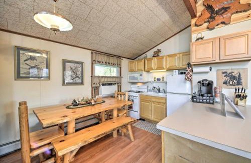 Speculator House | Lake Pleasant Access! Speculator Cottage w/Deck