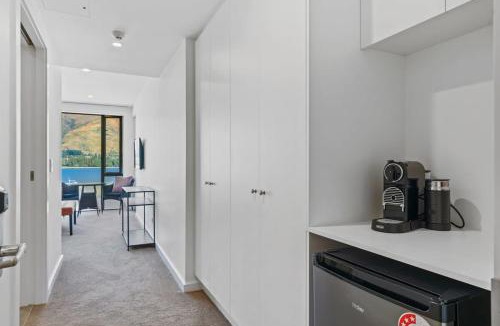Wanaka Hotel | Lake View Studio Apartment