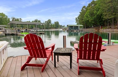 Seneca House | Lakefront Keowee Home w/Dock, 14 Mi to Clemson