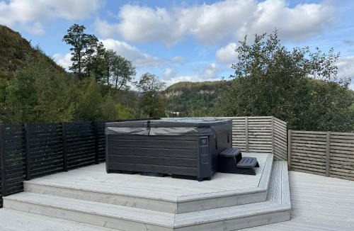 Lund House | Lakes and mountain, we got both!