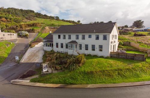Bluff Hotel | Lands End