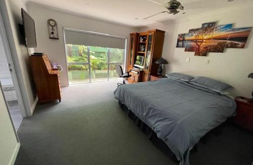 Langs Beach House | Lang's Beach Luxury Apartment
