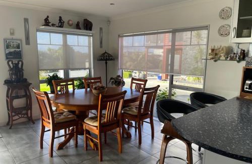 Langs Beach House | Lang's Beach Luxury Apartment