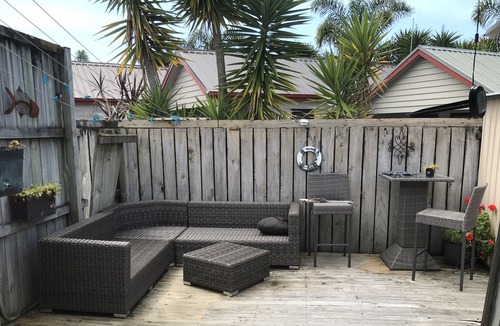 Tairua Apartment | Large Studio with two outdoor area’s