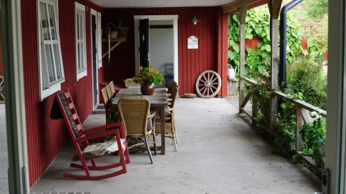 Tyfta Bed & Breakfast | Lekanders Bär & Boende