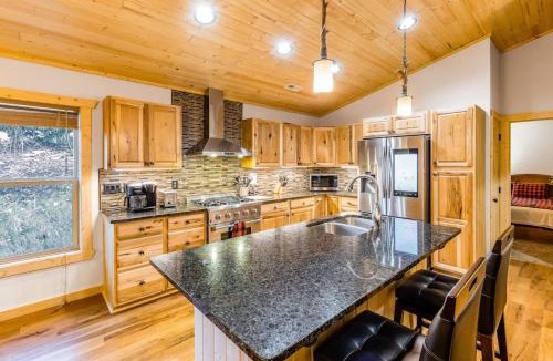 Maggie Valley House | Little Bear