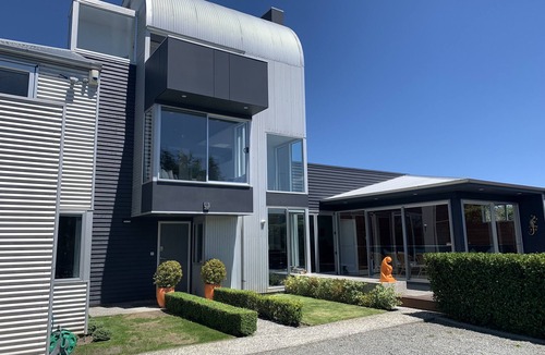 Martinborough House | Location, Location, Location. Luxury living so close to Town Square