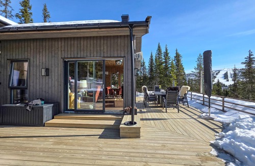 Vikberget House | Lovely home in Eggedal with WiFi