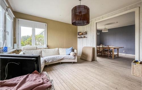 Ullared House | Lovely Home In Ullared With Kitchen